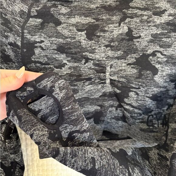 Adapt Seamless Camp Crop✨ - Picture 4 of 11